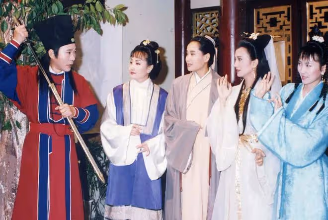 《新白娘子傳奇》播出30年,陳美琪探望88歲導演,63歲氣質仍出眾