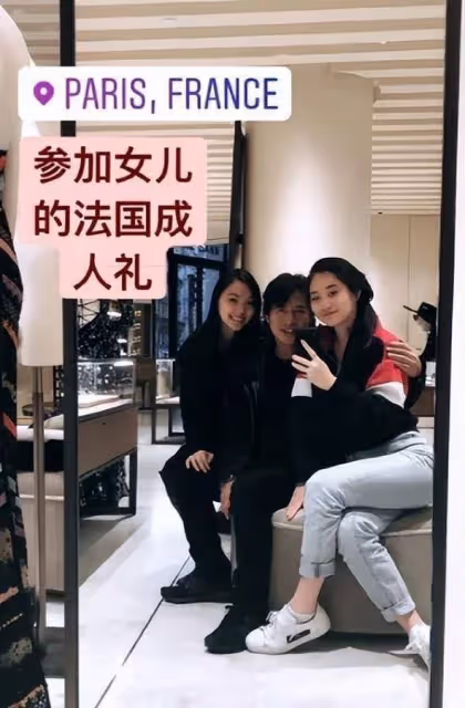 同樣是李連杰的基因,把利智和黃秋燕的孩子對比,差距就出來了