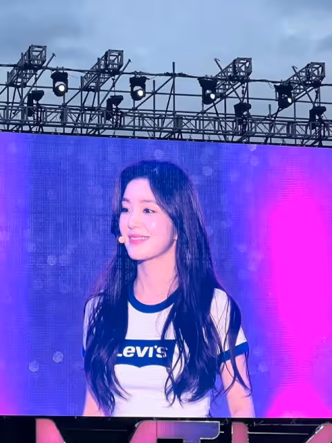 24歲大齡出道,32歲仍是韓國女團神顏榜首,她配嗎?太配了!