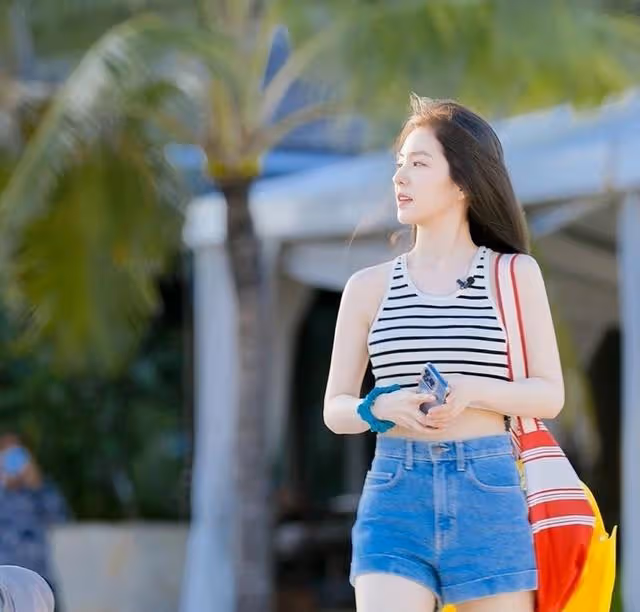 24歲大齡出道,32歲仍是韓國女團神顏榜首,她配嗎?太配了!