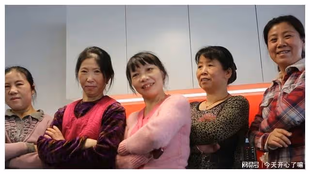 我是爸爸獨生女,奶奶想找外人繼承我爸家業,我用一招讓他們趕走