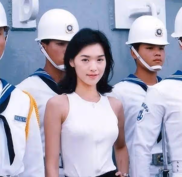 她是林志玲師姐!嫁入豪門孕期遭7次家暴 被閨蜜插足離婚「苦練廚藝獲獎」50歲依舊漂亮