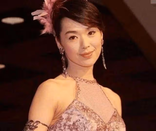 她是林志玲師姐!嫁入豪門孕期遭7次家暴 被閨蜜插足離婚「苦練廚藝獲獎」50歲依舊漂亮