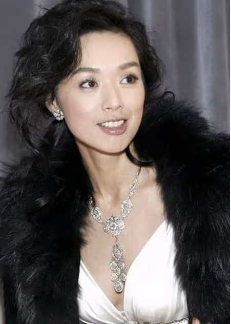 她是林志玲師姐!嫁入豪門孕期遭7次家暴 被閨蜜插足離婚「苦練廚藝獲獎」50歲依舊漂亮