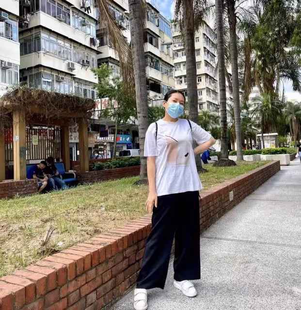 17歲爆紅成性感女神!她「斬斷無緣婚、獨養女兒」復出慘淡 56歲近況「為瘦臉扎滿針」心態大不同