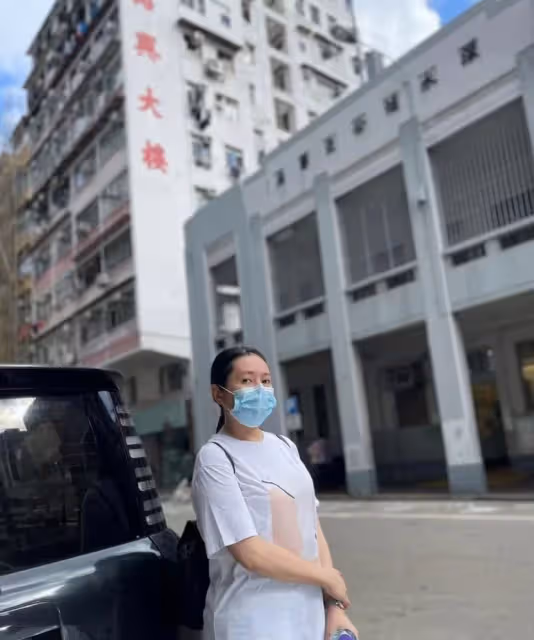 17歲爆紅成性感女神!她「斬斷無緣婚、獨養女兒」復出慘淡 56歲近況「為瘦臉扎滿針」心態大不同