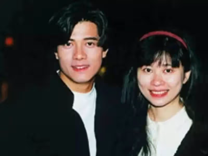 她陪了郭富城29年!61歲仍未婚看著他「娶小22歲的方媛」婚禮上派紅包 被戲稱是:無名的大房
