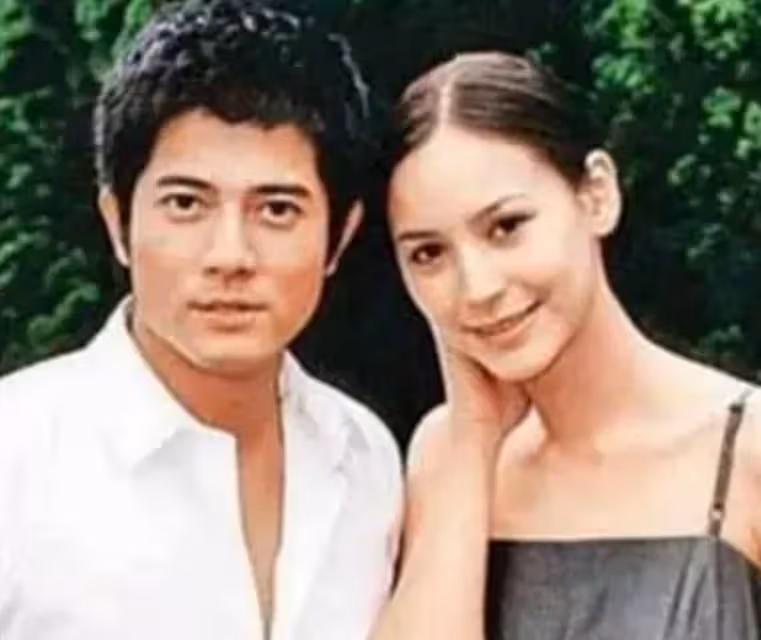 她陪了郭富城29年!61歲仍未婚看著他「娶小22歲的方媛」婚禮上派紅包 被戲稱是:無名的大房