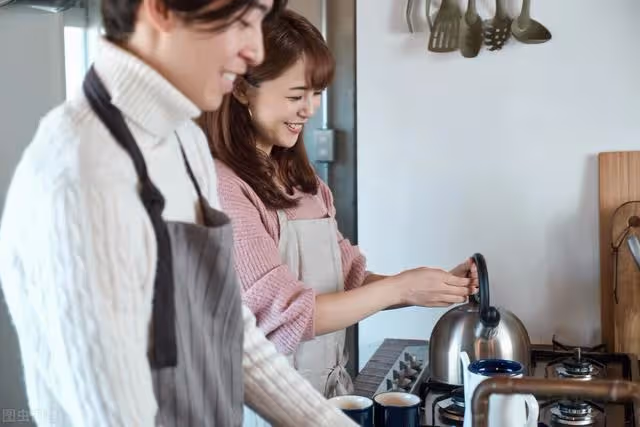 你把你媳婦給收拾了,給你妹妹出氣男人:你們全在鄉下呆著