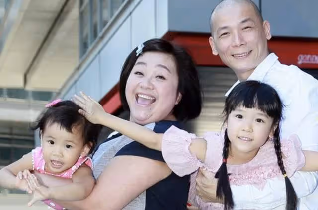 49歲金鐘視後自曝體重超180斤,疾病纏身生活難自理,一天吃8頓飯