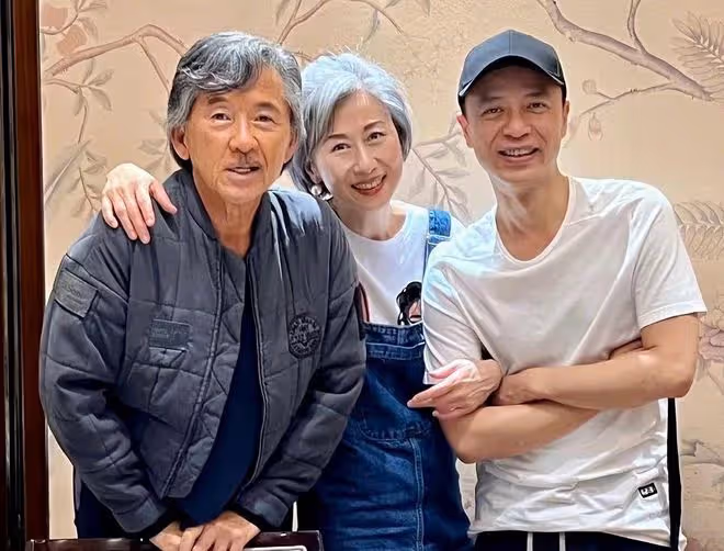 李克勤北上撈金身價暴漲!狂買豪宅價值過億,港姐老婆出入上流圈