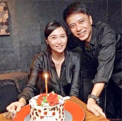 李克勤北上撈金身價暴漲!狂買豪宅價值過億,港姐老婆出入上流圈