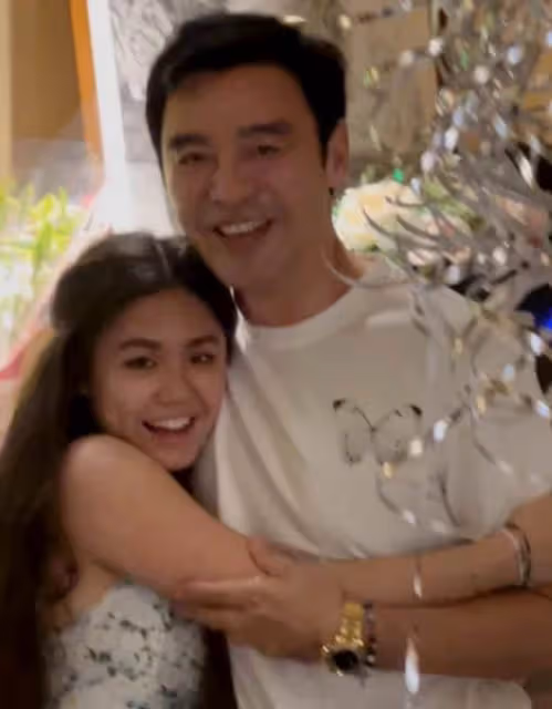 68歲鐘鎮濤曬愛女近照!18歲鐘懿穿深V吊帶繼承媽媽好身材,五官顏值神似爸爸,網友:最美星二代