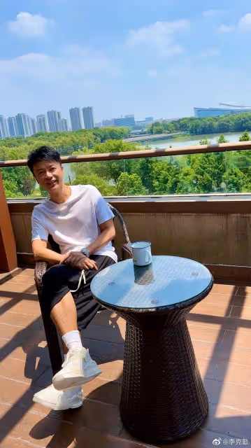 李克勤北上發展身家暴漲　2.3億物業全加老婆名字