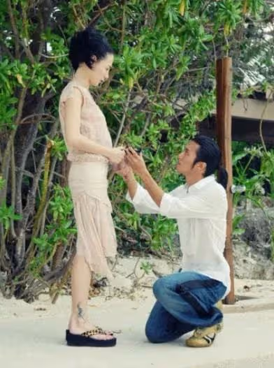大S的腳、Baby的腰,這些「因愛紋身」的女星,個個尷尬至極