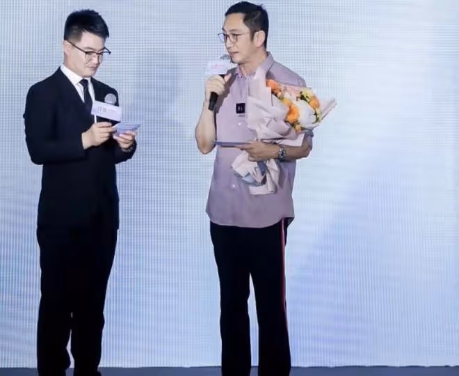 吳啟華被曝月付26萬養前岳母一家，58歲忙跑商演賺錢，已定居內地