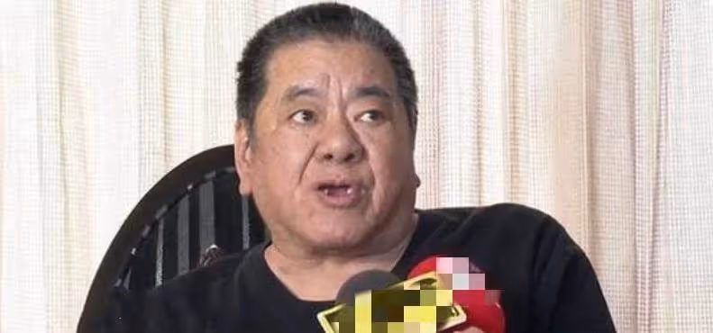 和洪金寶平起平坐,王寶強見了他要行禮,釋小龍背景到底有多深?