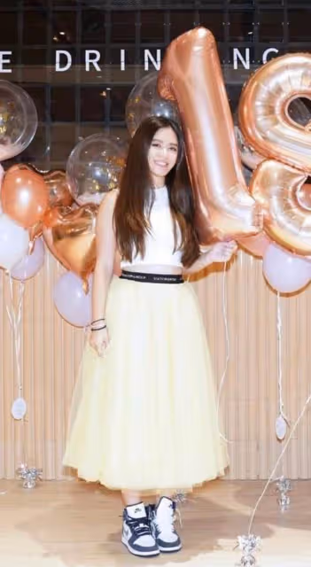 鐘鎮濤二婚所生女兒18歲，他一婚兒女都不像媽媽，章小蕙有遺憾