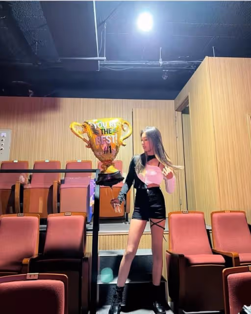 星二代出道預定?天生女團顏值身材,音樂人父親全力支持?