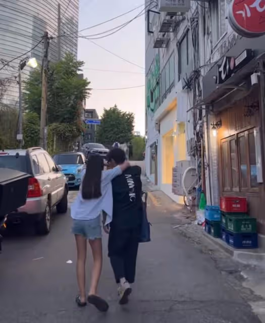 星二代出道預定？天生女團顏值身材，音樂人父親全力支持？