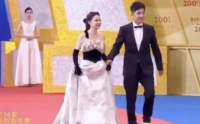 程莉莎回應蹭紅毯,自嘲18線演員不配受邀,罷演話劇後解釋仍遭罵