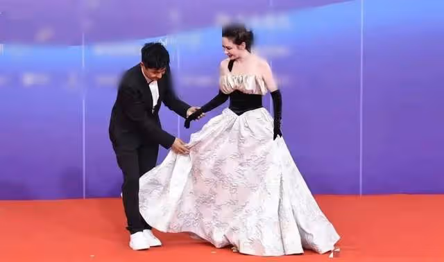 程莉莎回應蹭紅毯,自嘲18線演員不配受邀,罷演話劇後解釋仍遭罵