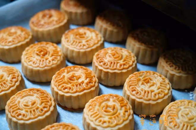 廣式月餅(蓮蓉/香芋/奶黃/黑芝麻餡/50克  ，回油快、不裂口)