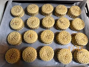 廣式月餅(蓮蓉/香芋/奶黃/黑芝麻餡/50克  ，回油快、不裂口)