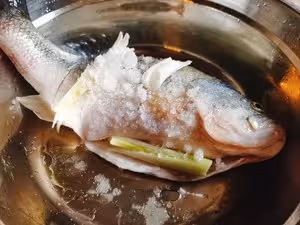 「空氣炸鍋」錫紙烤鱸魚