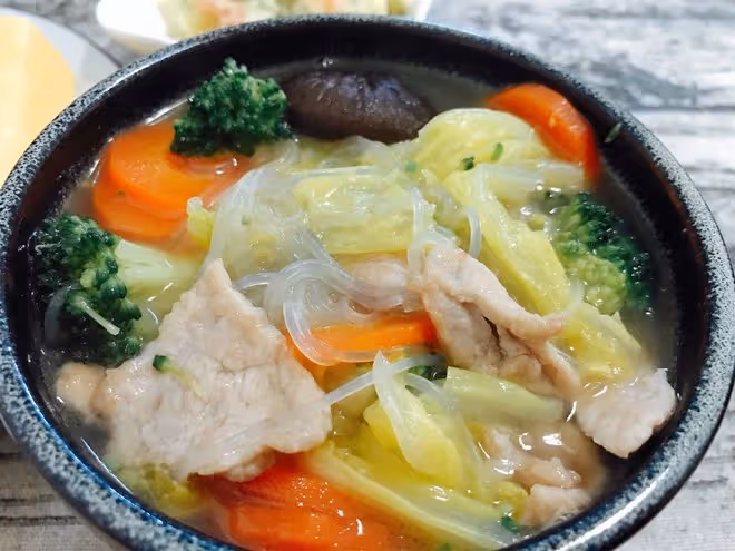 田園蔬菜肉片粉絲湯