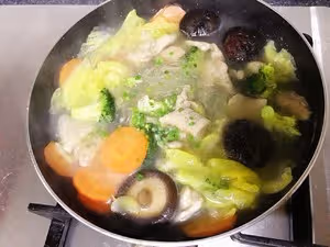 田園蔬菜肉片粉絲湯