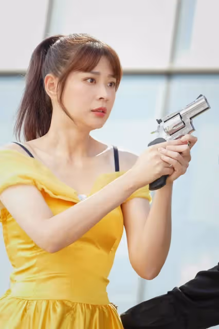 病況惡化40歲本土劇女神，喉嚨長東西無奈請辭，現身臉腫曝最新病況，準備動刀：再苦也要笑