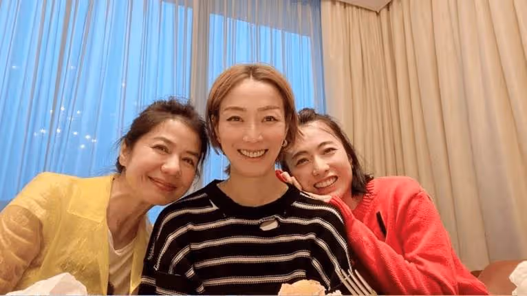 坐擁4億房產的鐘楚紅要復出了，丈夫病逝已15年，拒絕戀愛和再婚