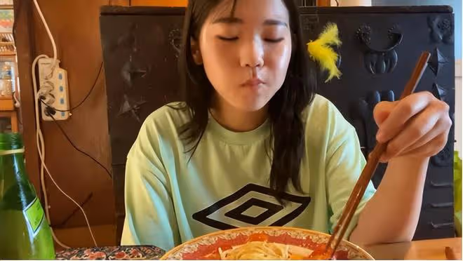 21歲網紅金智允突曝去世，死因未明引爭議，曾自爆被狂熱粉絲打擾