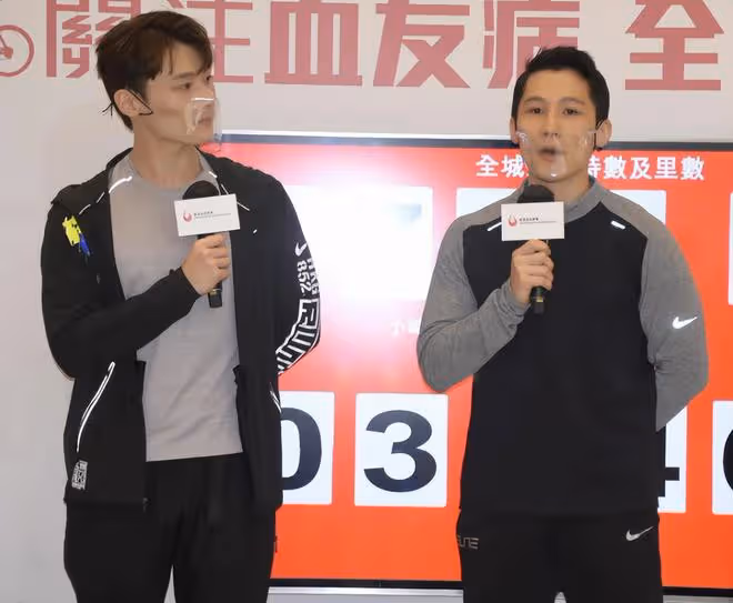 湯鎮業雙胞胎兒子罕露面，當眾催婚堂姐湯洛雯，稱全家滿意馬國明