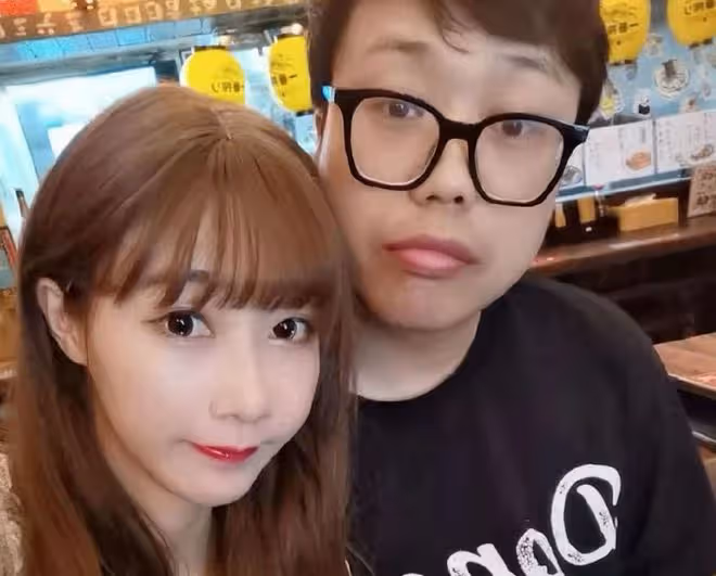 曝41歲歌手一腳踏四船!工作期間仍在撩妹,前女友開撕曝光親密照