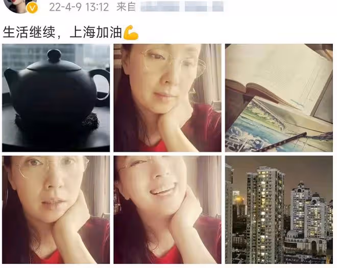 50歲陶虹與男藝人看話劇,素麵朝天樸素似大媽,頭髮稀疏老太多