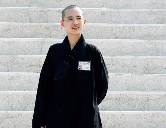 昄依佛門的8位女星,有人兩次愛上已婚男,有人被丈夫背叛