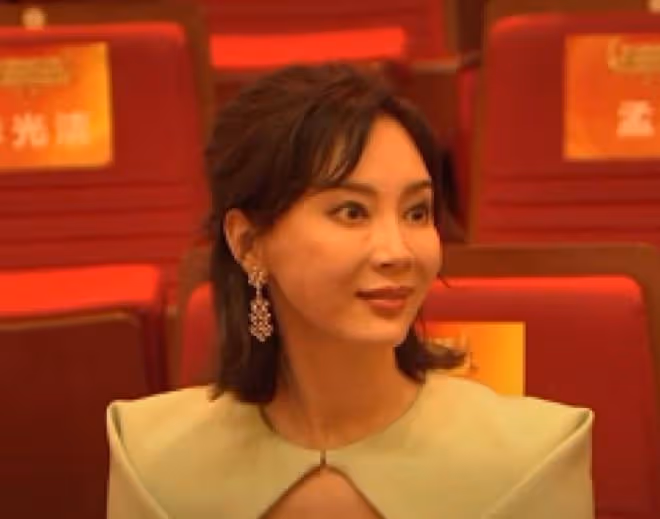 閆妮新劇臉僵如石?看看這7位美女明星,都走上了整容的不歸路