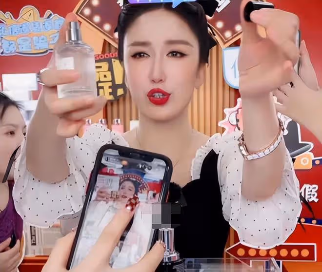 閆妮新劇臉僵如石?看看這7位美女明星,都走上了整容的不歸路