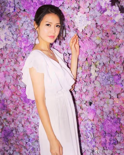 罕見！TVB女星拍劇帶自家鸚鵡進組，主動為其爭取角色和特寫鏡頭