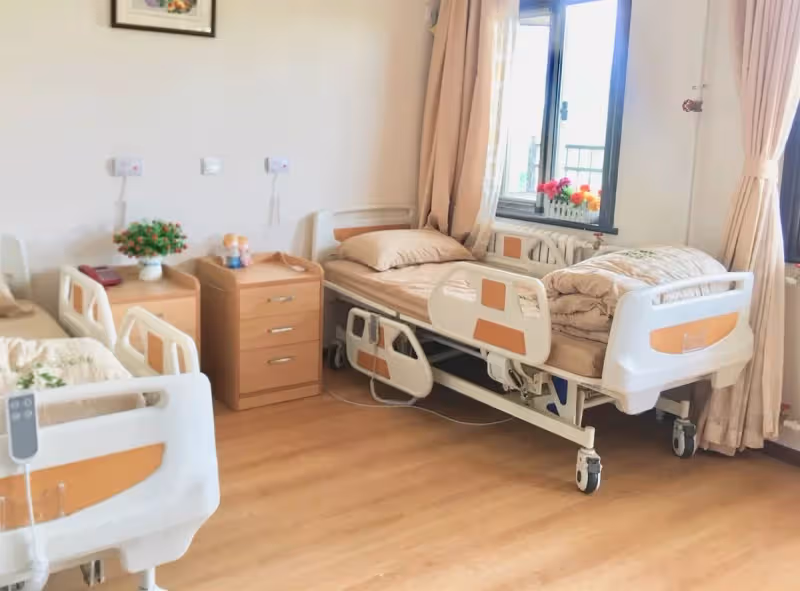 93歲爺養8博士,老了丟養老院長褥瘡飄尿味無人管,退休金全給子女淒涼去世,網:做人最基本的孝順都沒有