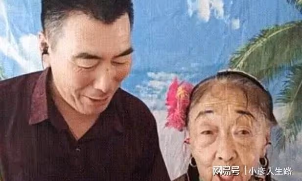 離了？85歲馬玉琴賓館會友，李玉成陪新歡過七夕，網友：各玩各的