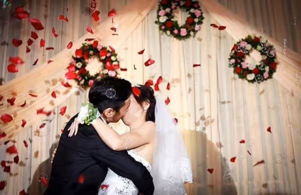 同學結婚我隨禮3000,第二天看到同學在群組裡發的消息,我默默退出了群組!