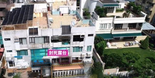 陳百祥過億豪宅曝光!天台可容納上百人,屋外巨型魚缸十分拉風,名副其實的人生贏家