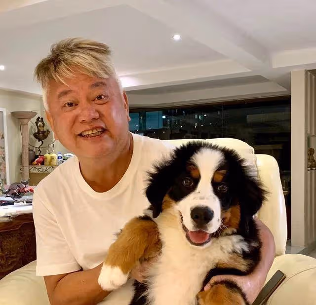 陳百祥過億豪宅曝光!天台可容納上百人,屋外巨型魚缸十分拉風,名副其實的人生贏家
