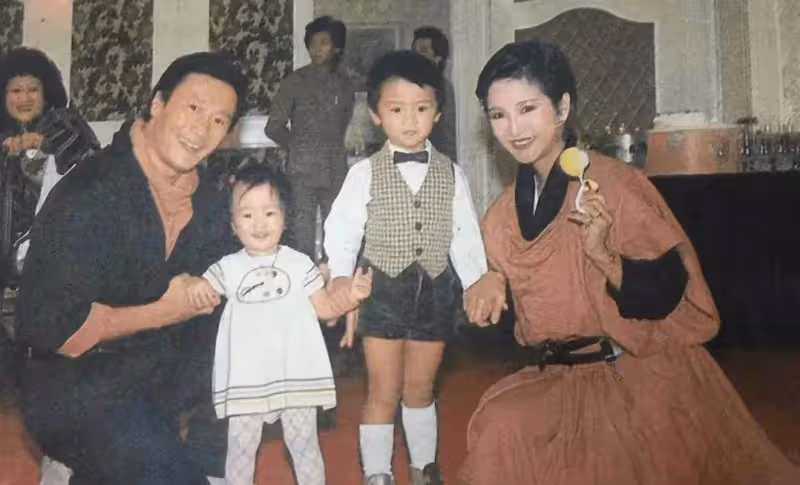 謝賢：玩了一輩子，5段情史自稱專一，曾爺孫戀，提兒孫落淚自責