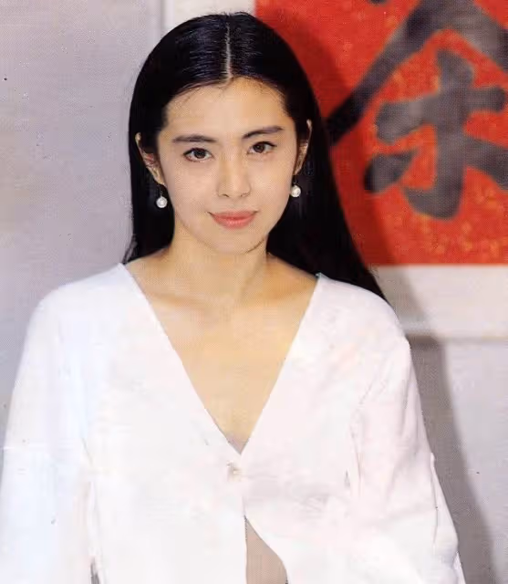 至今未嫁人的10位女港星,各有各的苦衷,最大的88歲,最小的42歲