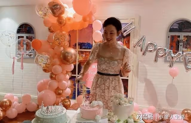 港姐梁佩瑚52歲生日！富豪老公邀約近20人參加，弟弟「肥屍」現身