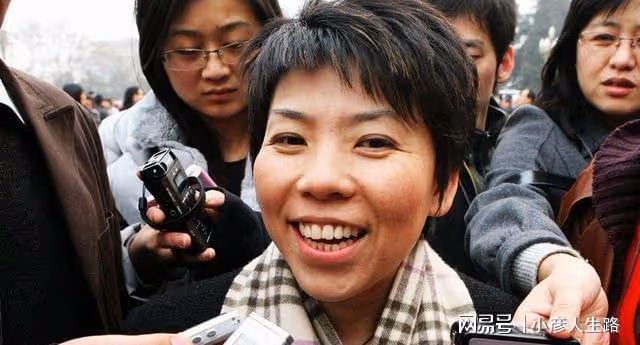 鄧亞萍，因為太矮而被河南省隊趕走，卻沒想她能獲得18個世界冠軍